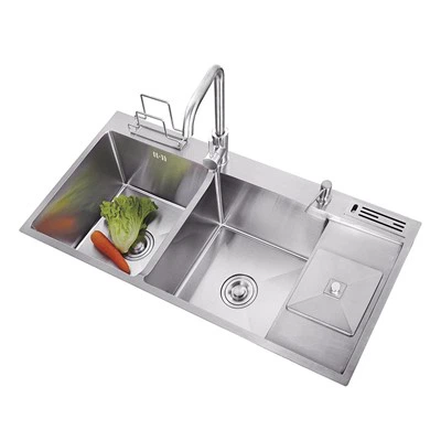 Chiuvetă realizată manual cu bol dublu